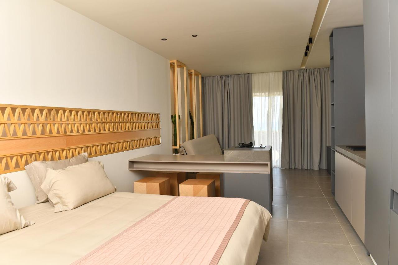 Ocean Blue Hotel & Resort -Jbeil Byblos Exteriör bild